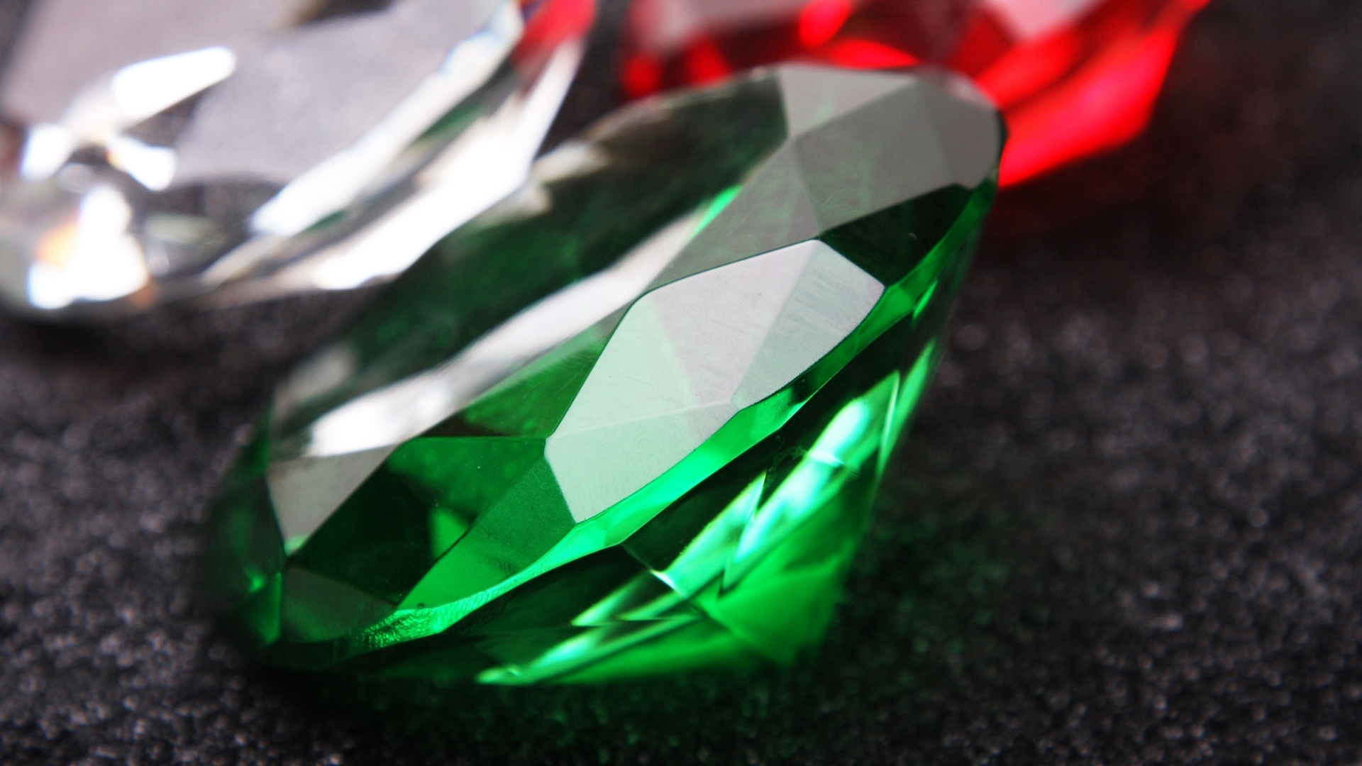 10 fascinating gemstone facts about the 5 cardinal gemstones: emerald, amethyst, diamond, sapphire and ruby - The Fashion Fabrique