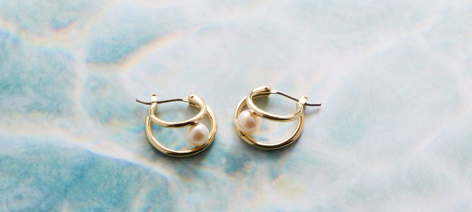 Discover 10 minimalist, affordable jewelry brands